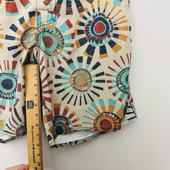 Body Glove Tan And Blue Sun Print Board Shorts Men’s Size 32 - Picture 4 of 9